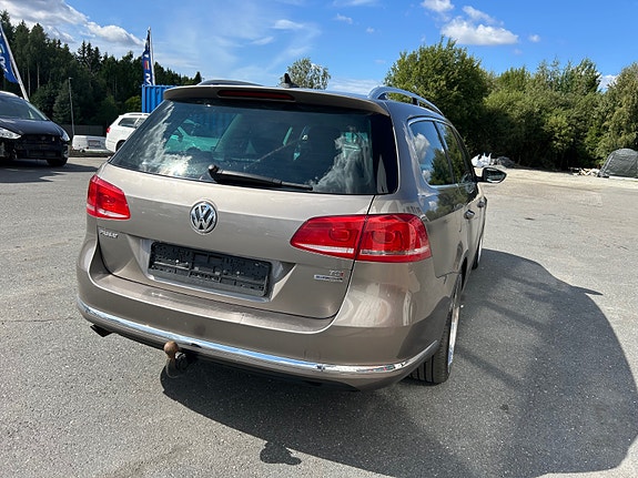 Volkswagen Passat 9 of 30