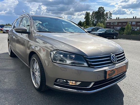 Volkswagen Passat 4 of 30