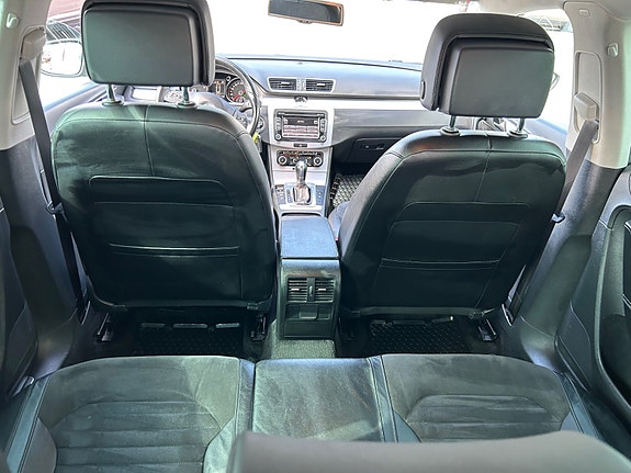 Volkswagen Passat 20 of 30