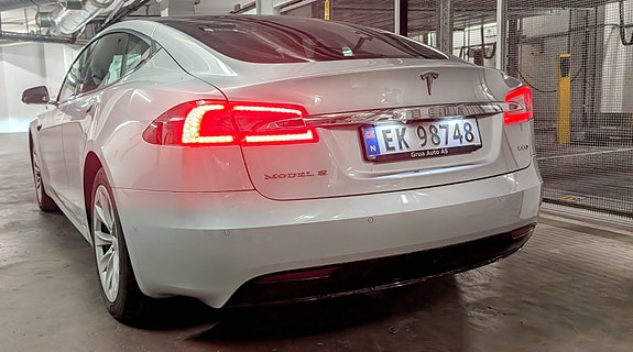 Tesla Model S 5 of 15