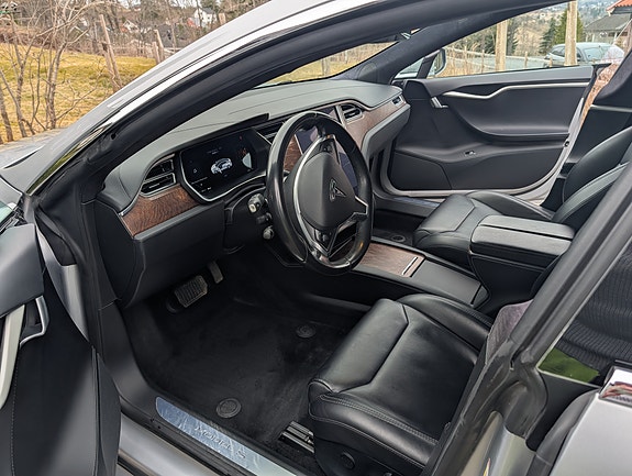 Tesla Model S 14 of 15