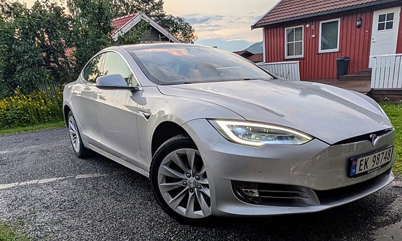 Tesla Model S 2 of 15
