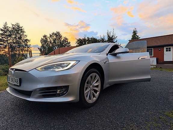 Tesla Model S 3 of 15