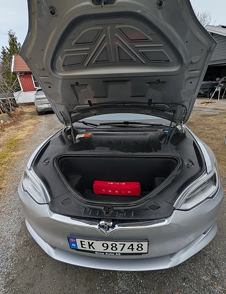 Tesla Model S 7 of 15
