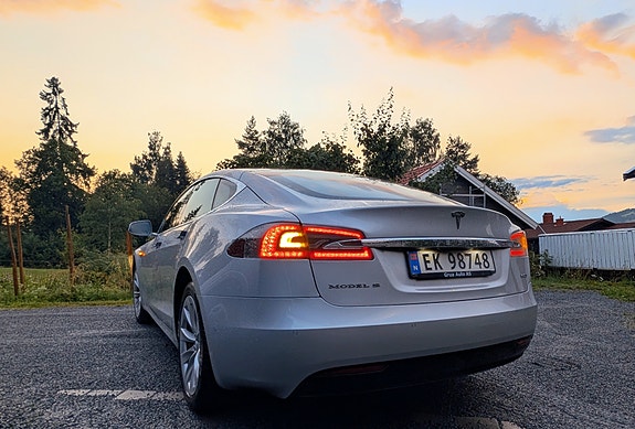 Tesla Model S 6 of 15