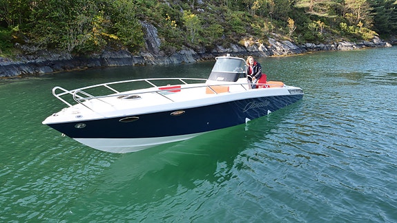 Obsession 33 33 fot med ren kjøreglede | 800 hk MerCruiser Big Block V8 | Over 7 3 of 5