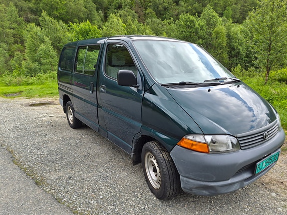 Toyota HiAce 5 of 5