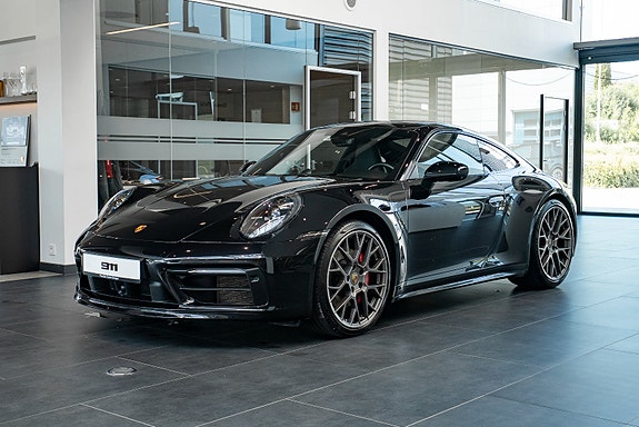 Porsche 911 4 of 5