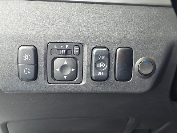 Mitsubishi Pajero 19 of 30