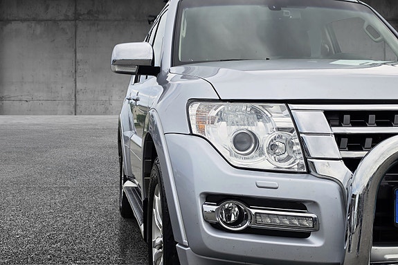 Mitsubishi Pajero 9 of 30
