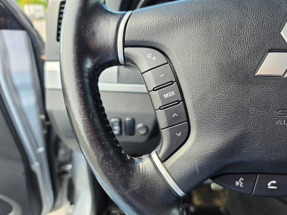 Mitsubishi Pajero 20 of 30
