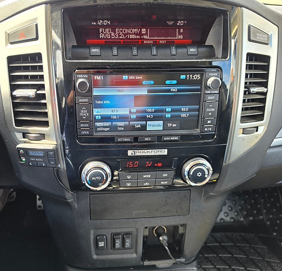 Mitsubishi Pajero 27 of 30