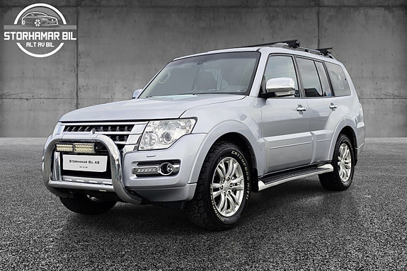 Mitsubishi Pajero 2 of 30