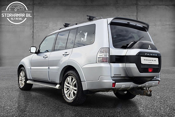Mitsubishi Pajero 4 of 30