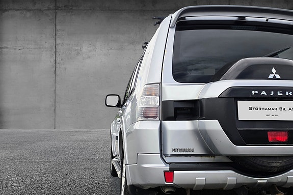 Mitsubishi Pajero 11 of 30