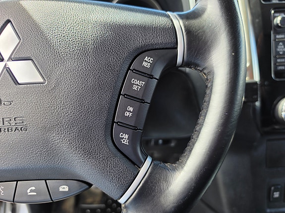 Mitsubishi Pajero 22 of 30