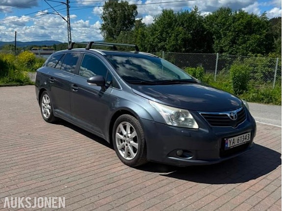 Toyota Avensis 3 of 5