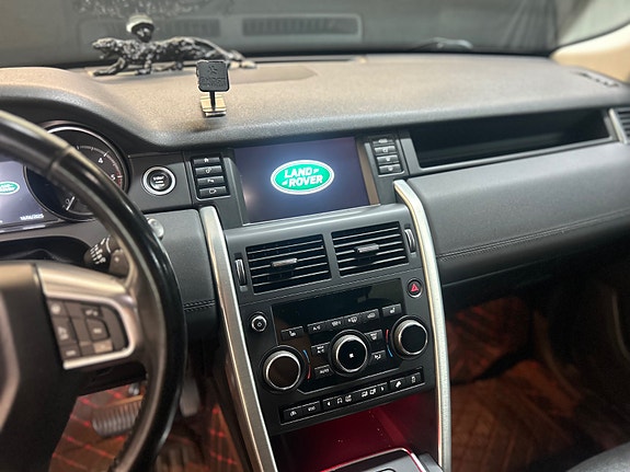Land Rover Discovery Sport 26 of 30