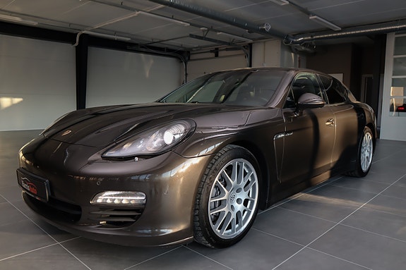 Porsche Panamera 5 of 5