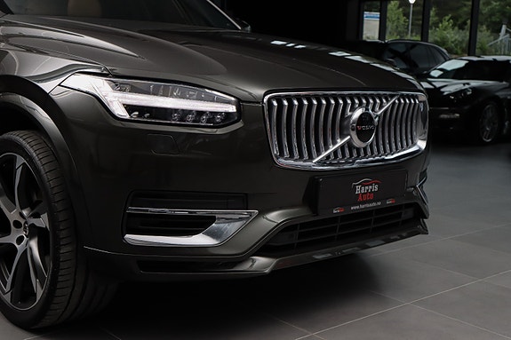 Volvo XC90 2 of 5
