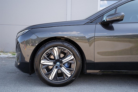 BMW iX 3 of 5