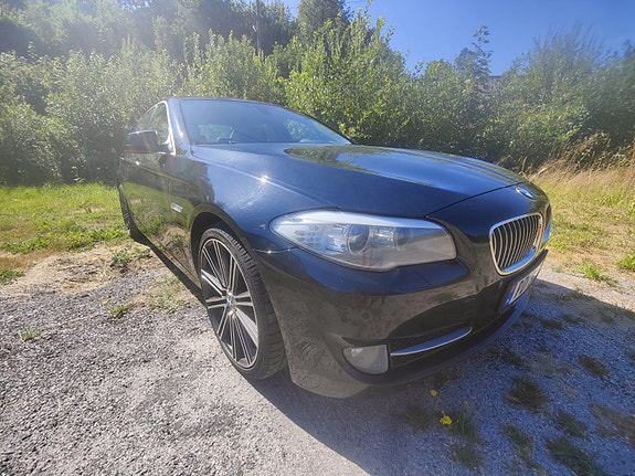 BMW 520d 2 of 15