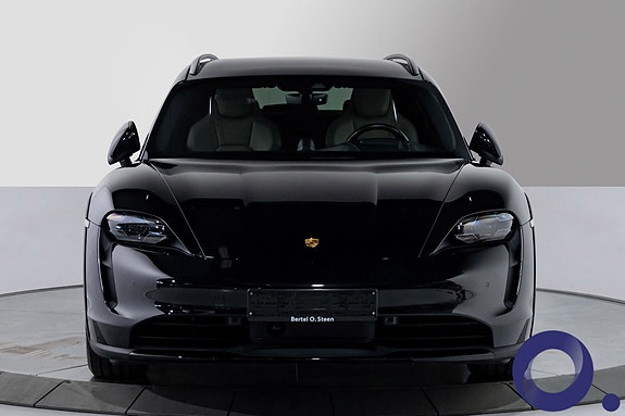 Porsche Taycan Cross Turismo 2 of 5