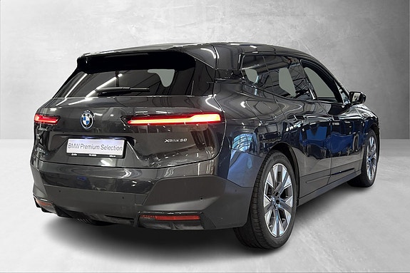 BMW iX 4 of 5
