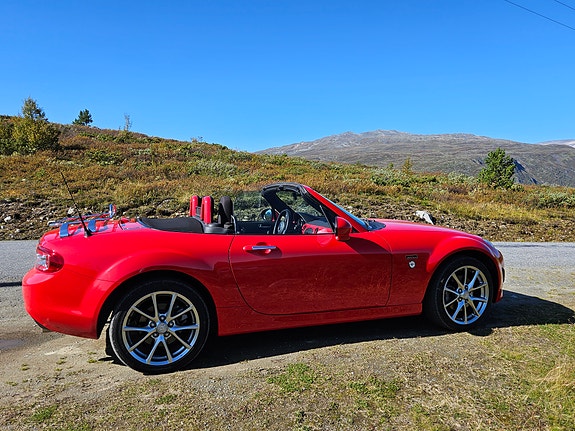 Mazda MX-5 2 of 5