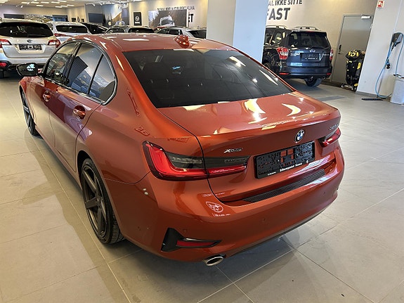 BMW 320d 4 of 13