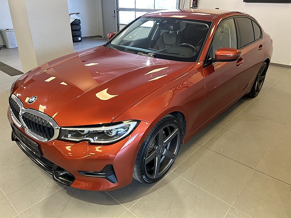 BMW 320d 2 of 13