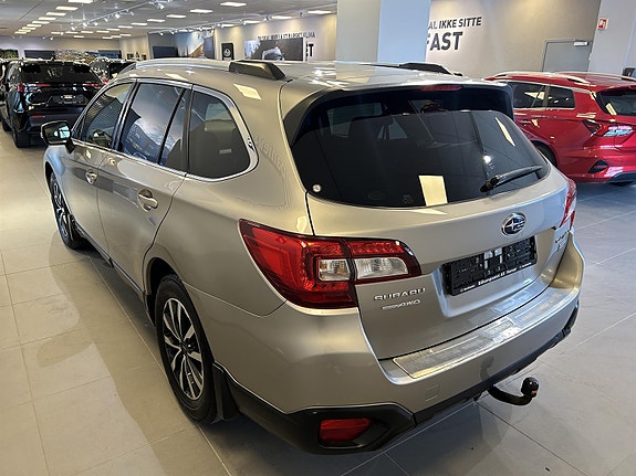 Subaru Outback 4 of 5