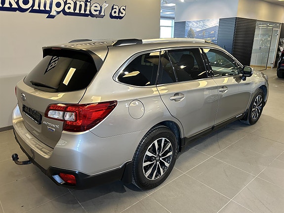 Subaru Outback 3 of 5