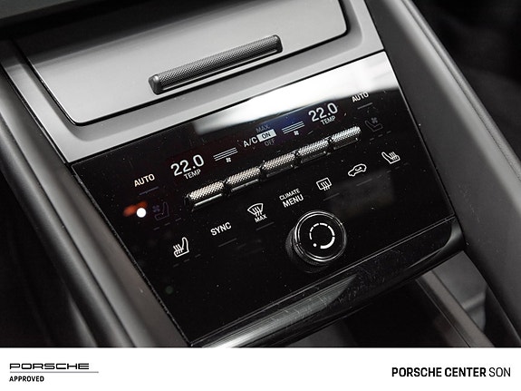 Porsche Macan 24 of 30