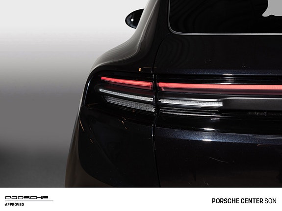 Porsche Macan 11 of 30