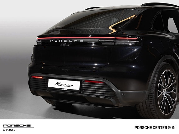 Porsche Macan 8 of 30