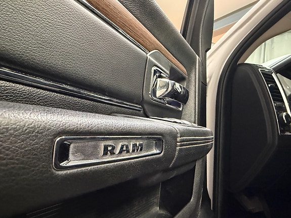 Dodge RAM 1500 18 of 30