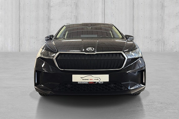 Skoda Enyaq 2 of 23