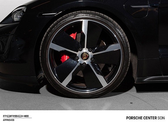Porsche Taycan 16 of 30