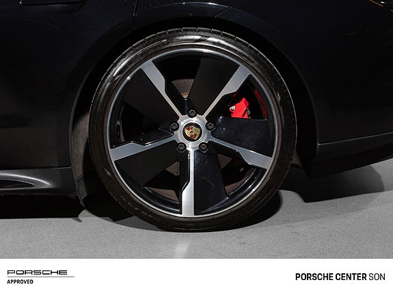 Porsche Taycan 17 of 30