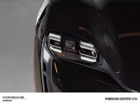 Porsche Taycan 13 of 30