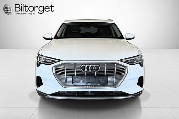Audi e-tron 2 of 5