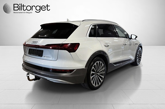 Audi e-tron 5 of 5
