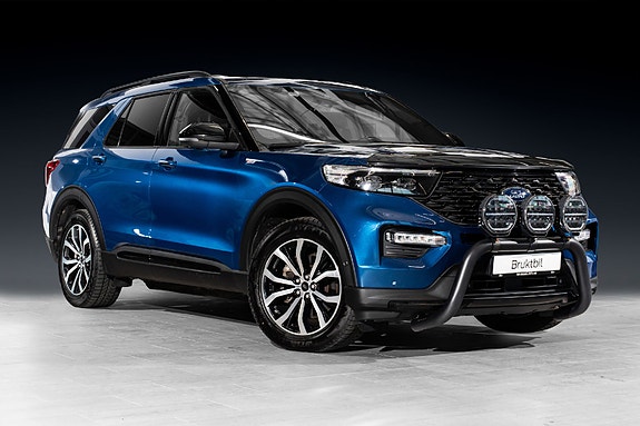 Ford Explorer 2 of 5