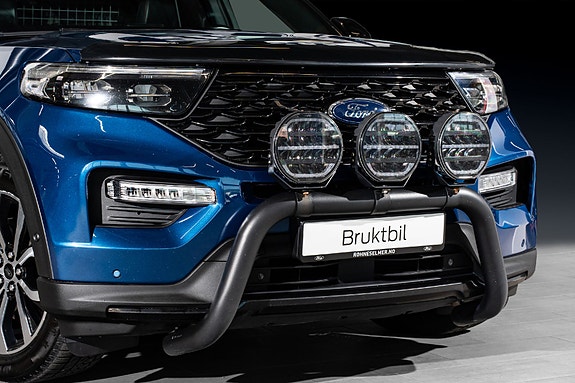Ford Explorer 3 of 5