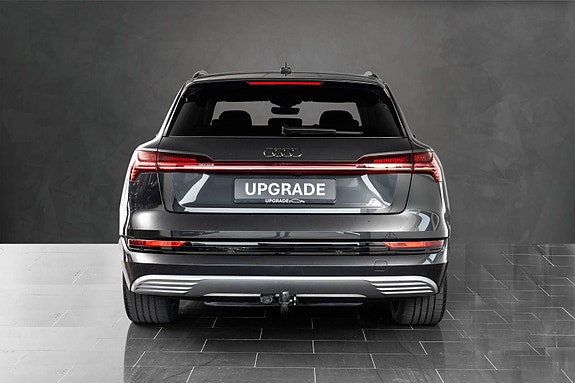 Audi e-tron 5 of 5