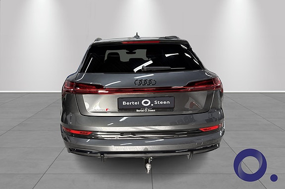 Audi e-tron S 3 of 5