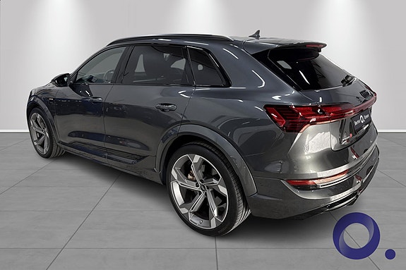 Audi e-tron S 2 of 5