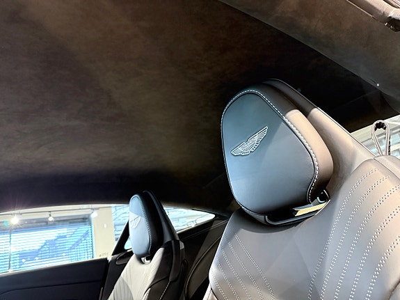 Aston Martin DB11 19 of 30