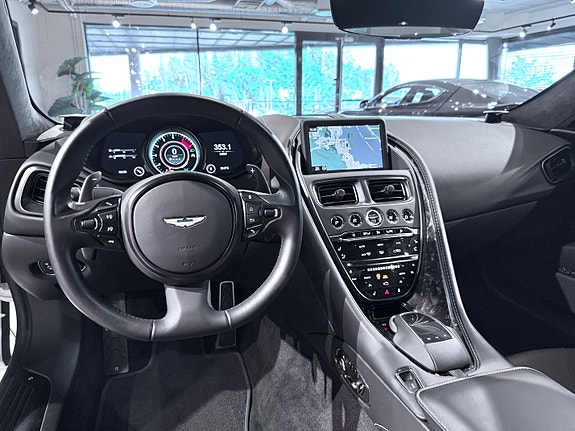 Aston Martin DB11 13 of 30